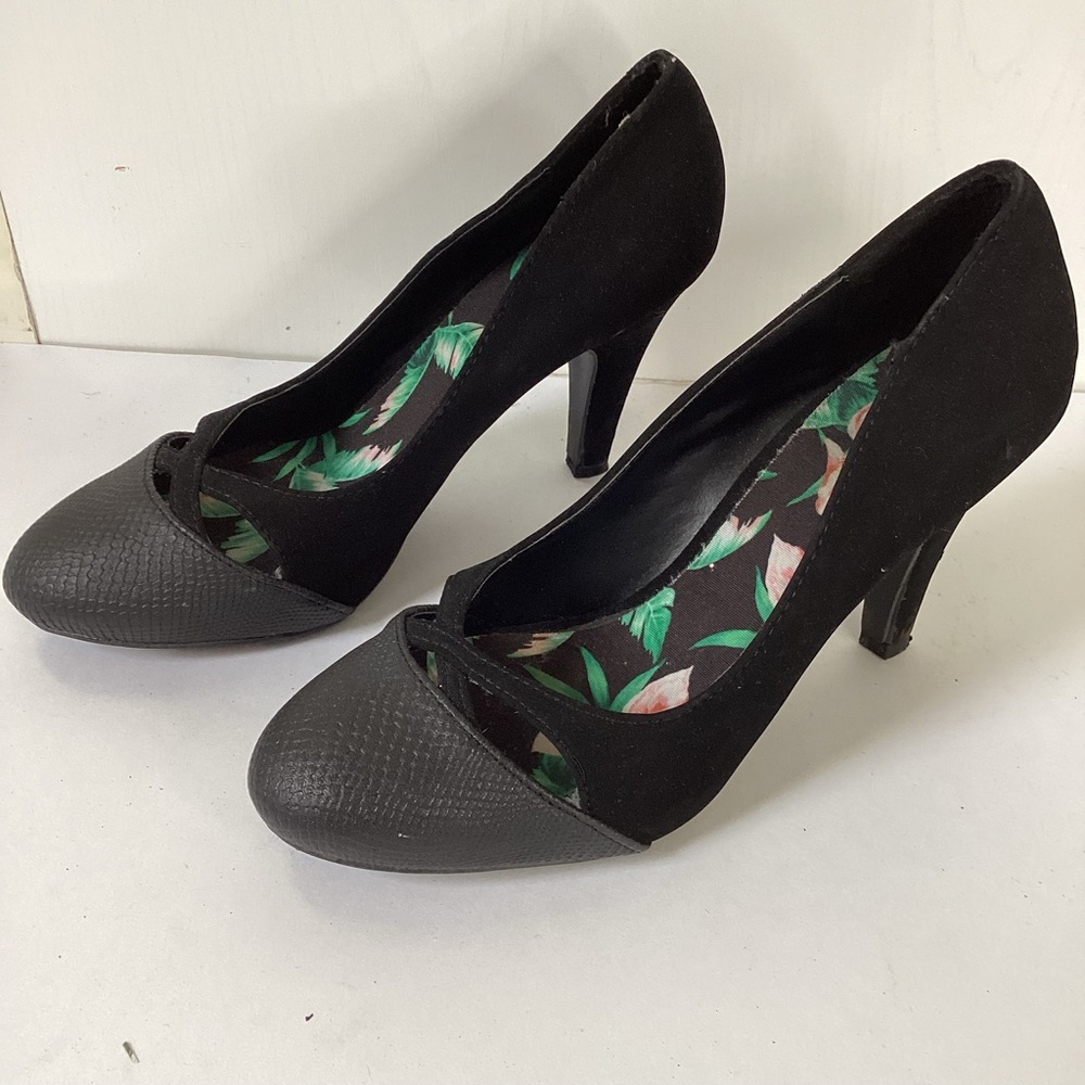 🛍️5/💲20🛍️ QUPID black high heels